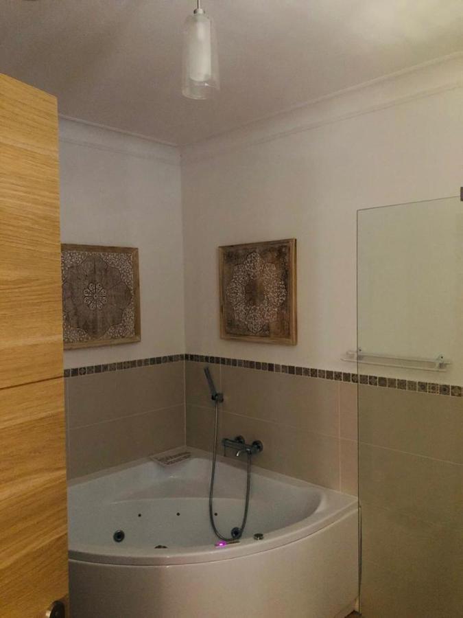 B&B Oasis Des Lavandes - Chambre Coqueliot Villeneuve-lès-Avignon Exteriör bild